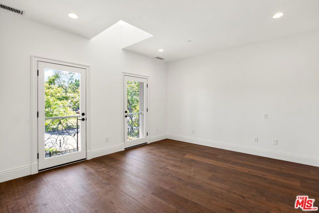 520 N Palm Drive, Beverly Hills, CA 90210