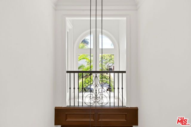 520 N Palm Drive, Beverly Hills, CA 90210