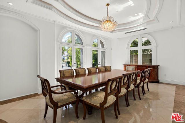 520 N Palm Drive, Beverly Hills, CA 90210