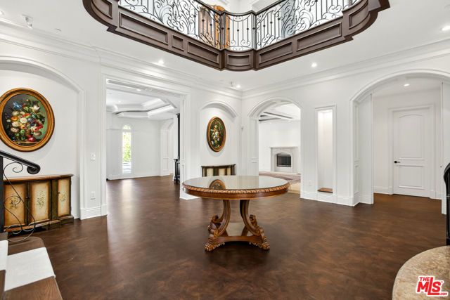 520 N Palm Drive, Beverly Hills, CA 90210