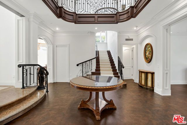 520 N Palm Drive, Beverly Hills, CA 90210