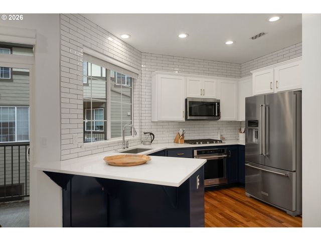 11633 Sw WATERTHRUSH Ter, Beaverton, OR 97007