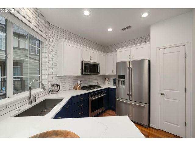 11633 Sw WATERTHRUSH Ter, Beaverton, OR 97007