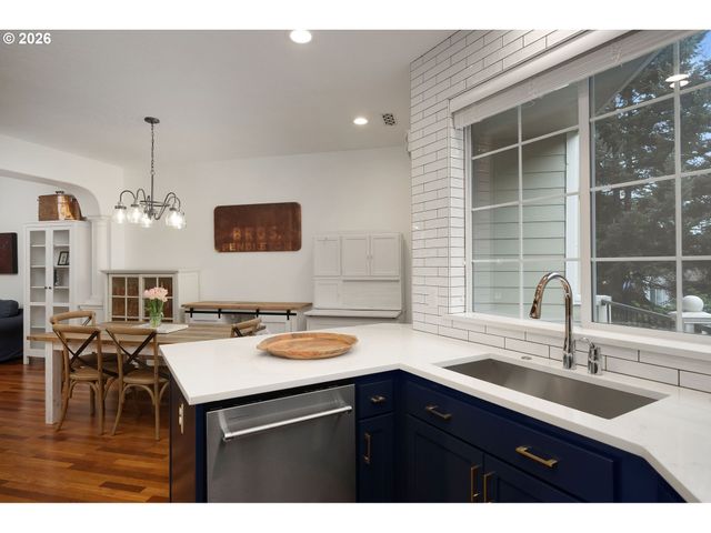 11633 Sw WATERTHRUSH Ter, Beaverton, OR 97007
