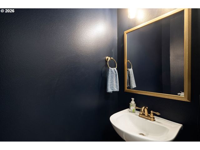 11633 Sw WATERTHRUSH Ter, Beaverton, OR 97007