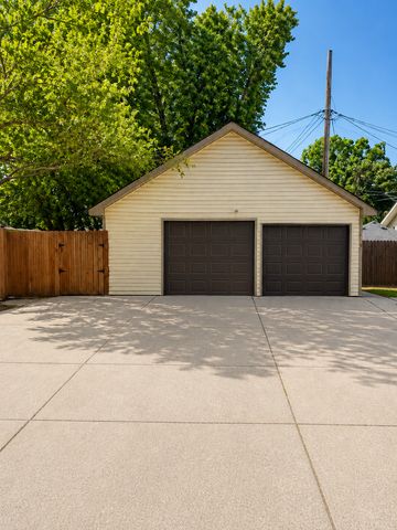 4859 Bryant Avenue N, Minneapolis, MN 55430