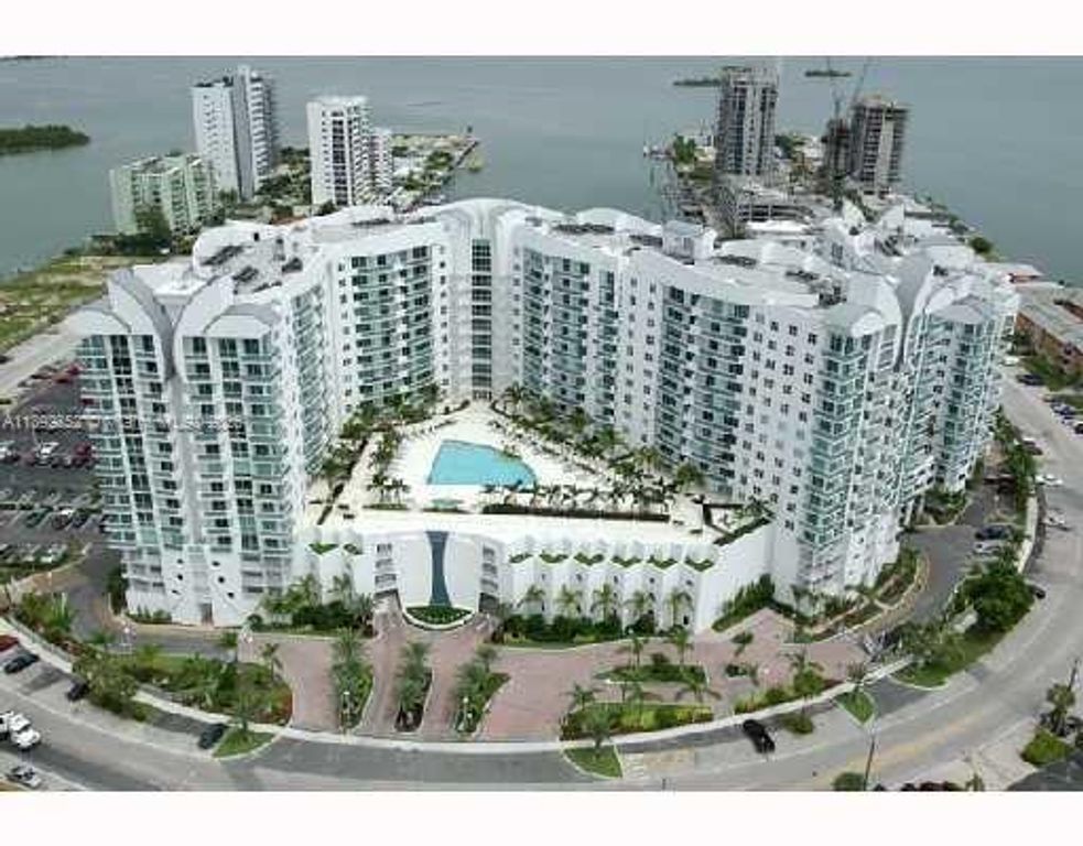 7900 Harbor Island Dr 822, North Bay Village, FL 33141