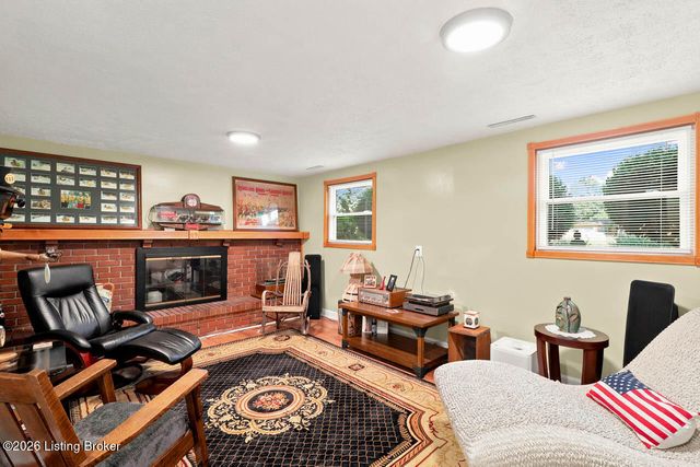 7000 Cochise Ct, Louisville, KY 40258