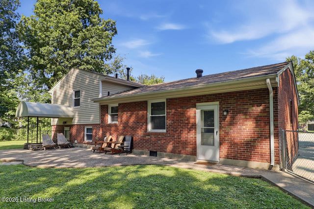 7000 Cochise Ct, Louisville, KY 40258