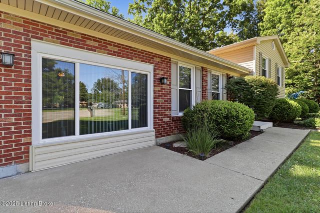 7000 Cochise Ct, Louisville, KY 40258