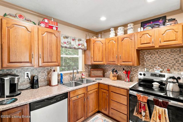 7000 Cochise Ct, Louisville, KY 40258