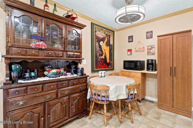 7000 Cochise Ct, Louisville, KY 40258