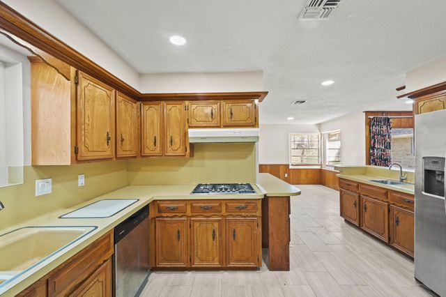 1307 Southern Hills Road, Houston, TX 77339