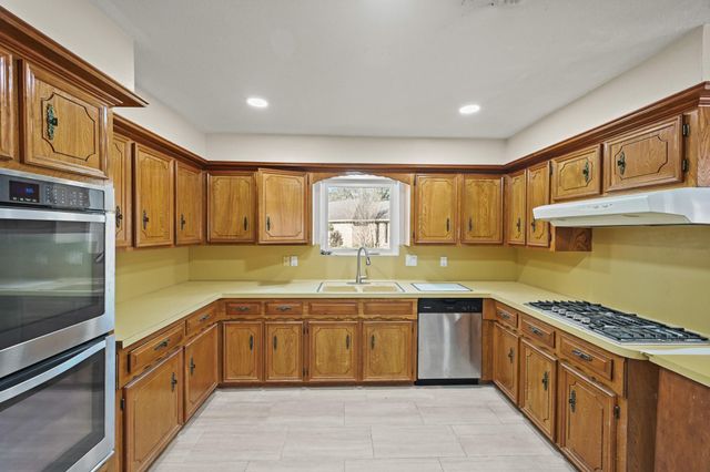 1307 Southern Hills Road, Houston, TX 77339