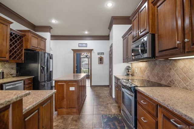 7 TM Fly Way, North Little Rock, AR 72113