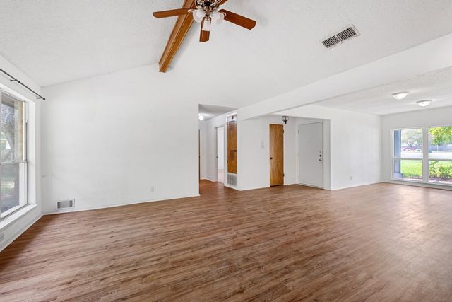 10604 School House LN, Austin, TX 78750