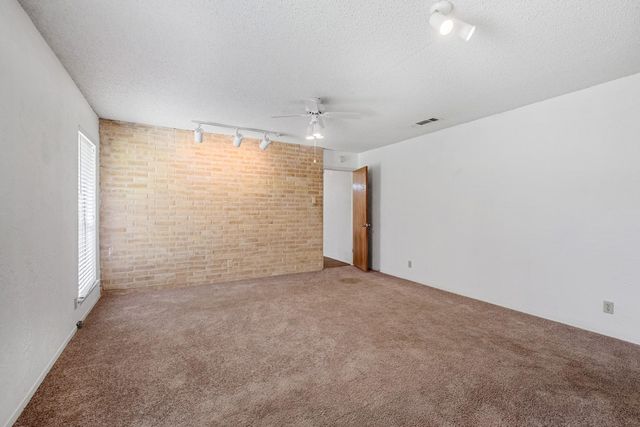 10604 School House LN, Austin, TX 78750