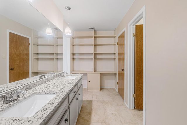 10604 School House LN, Austin, TX 78750