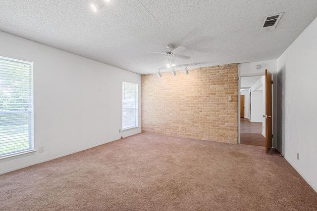 10604 School House LN, Austin, TX 78750