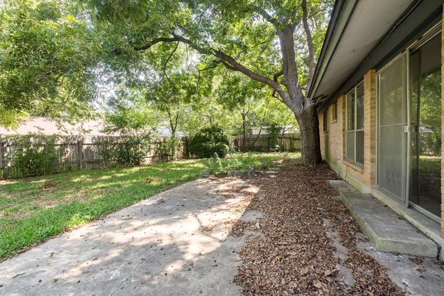 10604 School House LN, Austin, TX 78750
