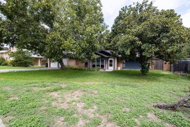 10604 School House LN, Austin, TX 78750