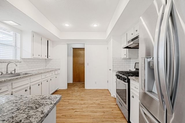 10604 School House LN, Austin, TX 78750