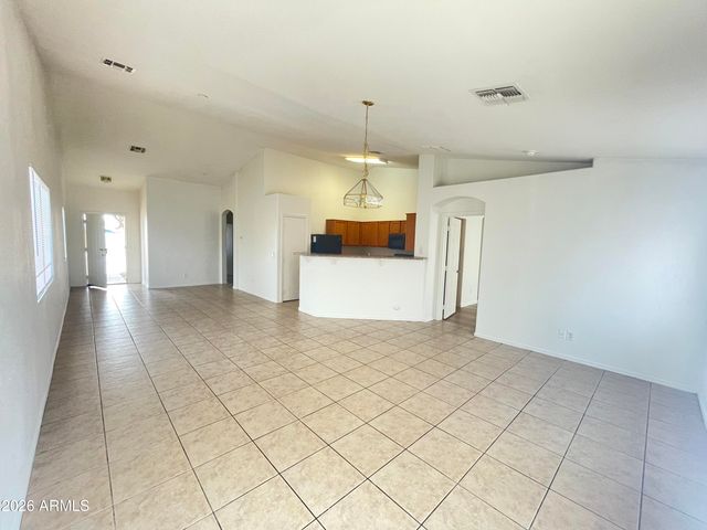 915 W BOWKER Street, Phoenix, AZ 85041