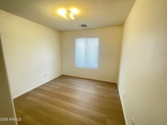 915 W BOWKER Street, Phoenix, AZ 85041