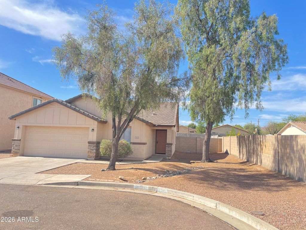 915 W BOWKER Street, Phoenix, AZ 85041