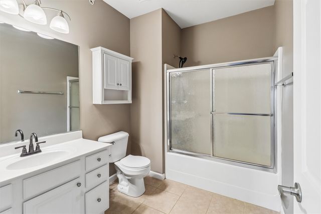 6255 Beechtree Drive 1302, West Des Moines, IA 50266