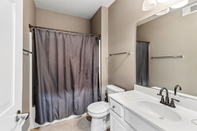 6255 Beechtree Drive 1302, West Des Moines, IA 50266