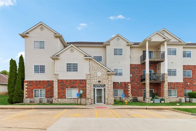 6255 Beechtree Drive 1302, West Des Moines, IA 50266
