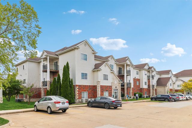 6255 Beechtree Drive 1302, West Des Moines, IA 50266