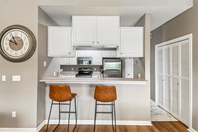 6255 Beechtree Drive 1302, West Des Moines, IA 50266
