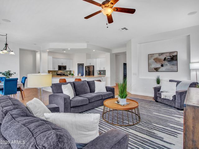 6423 W SILVER SAGE Lane, Phoenix, AZ 85083
