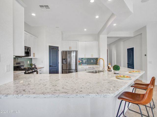 6423 W SILVER SAGE Lane, Phoenix, AZ 85083