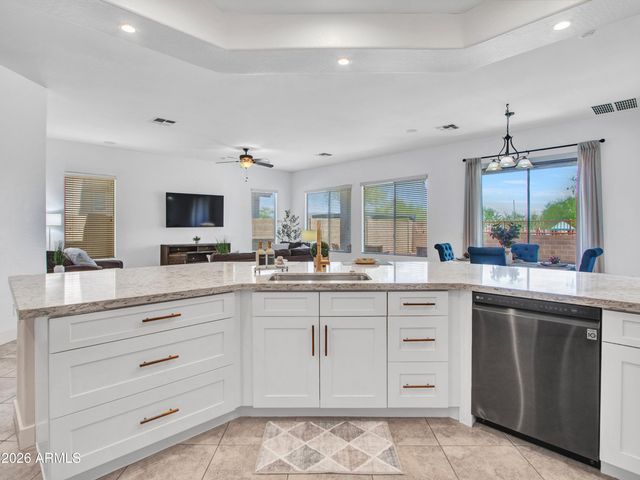6423 W SILVER SAGE Lane, Phoenix, AZ 85083