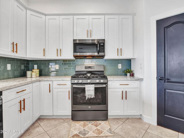 6423 W SILVER SAGE Lane, Phoenix, AZ 85083