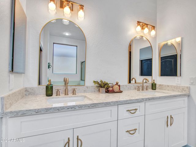 6423 W SILVER SAGE Lane, Phoenix, AZ 85083