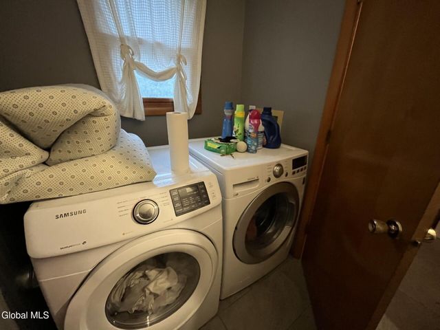 3 Chrisken Drive A, Bethlehem, NY 12077