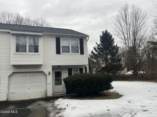 3 Chrisken Drive A, Bethlehem, NY 12077
