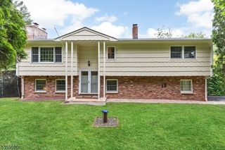 16 Deerpath Road, Lebanon Twp., NJ 07830