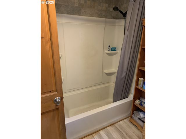 37881 WHEELER Rd, Dexter, OR 97431