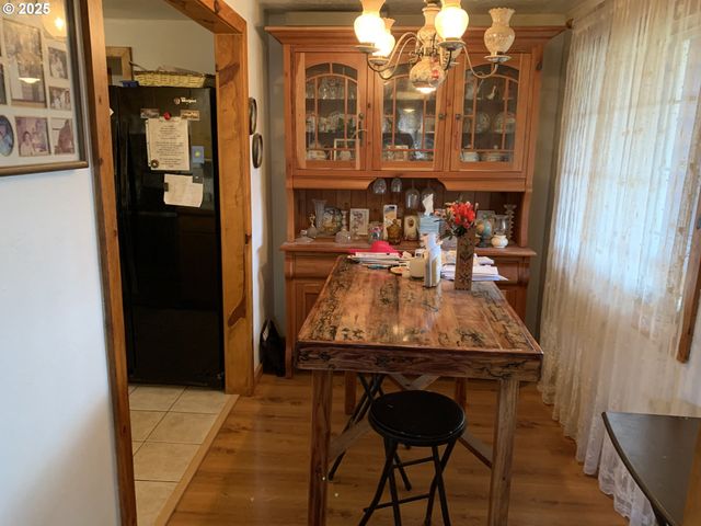 37881 WHEELER Rd, Dexter, OR 97431