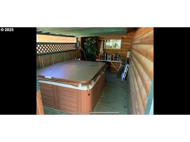 37881 WHEELER Rd, Dexter, OR 97431