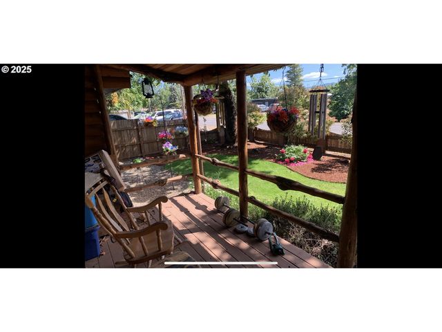 37881 WHEELER Rd, Dexter, OR 97431