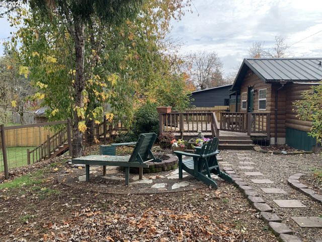 37881 WHEELER Rd, Dexter, OR 97431