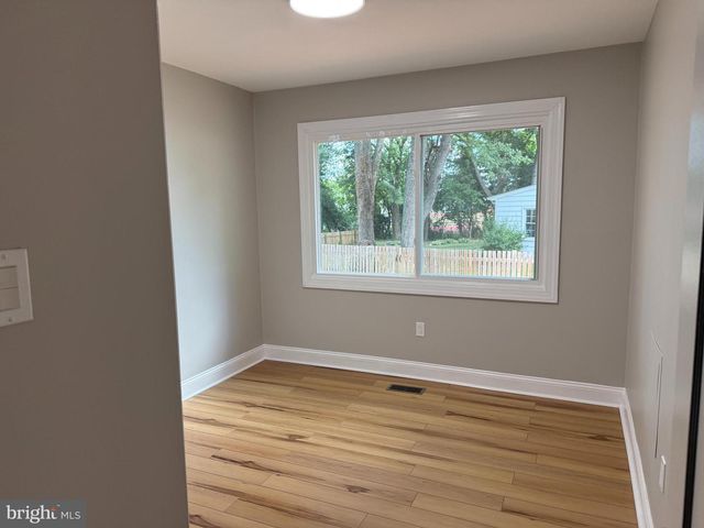 4140 POINT HOLLOW LN, Fairfax, VA 22033
