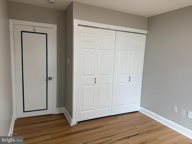 4140 POINT HOLLOW LN, Fairfax, VA 22033