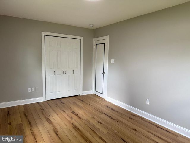 4140 POINT HOLLOW LN, Fairfax, VA 22033